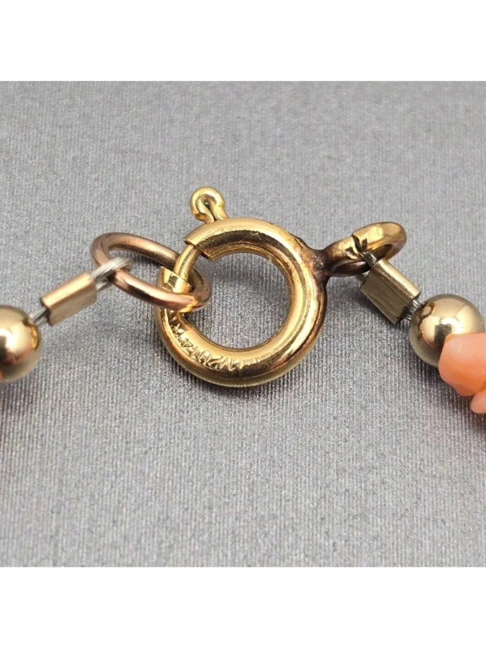 Vintage Salmon Coral Chip Necklace 16" Choker 14k Gold Filled Clasp - Picture 3 of 5